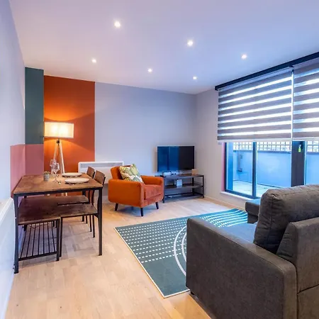 Luxurious Hackney Near Train Station London