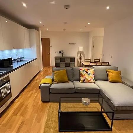 Modern 2 Bed - Olympic Park Stratford *