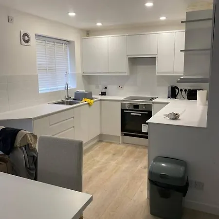Spacious And Cosy 2 Bedroom Flat In Bermondsey Apartment *