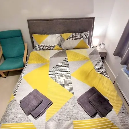 Modern 3-bed House In Surrey Quays Holiday home London