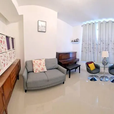 Modern 3-bed House In Surrey Quays Holiday home