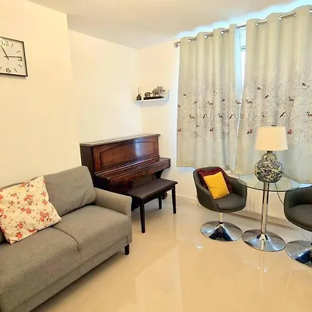 Modern 3-bed House In Surrey Quays Holiday home London