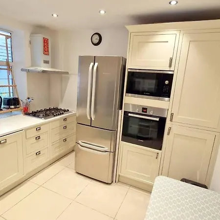 Holiday home Modern 3-bed House In Surrey Quays