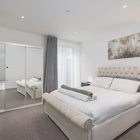 In Shared Luxury Flat Homestay