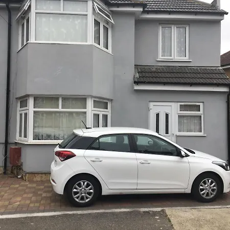 Hameway House- Stunning 4 Bedroom House With A Spacious Kitchen * London