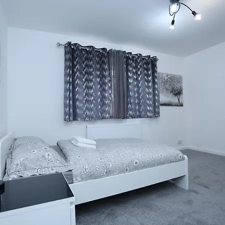 Abbeywood Station House London Apartment London
