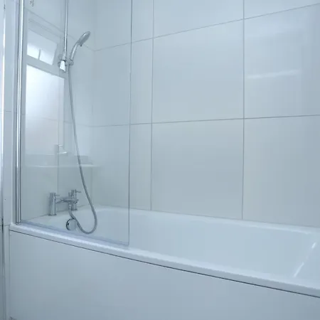 Apartment Abbeywood Station House London *