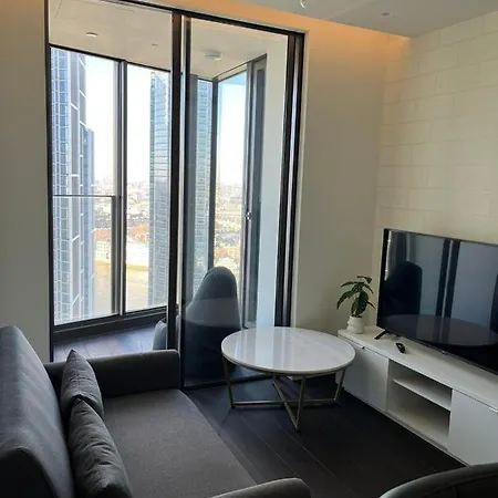 Apartment 71 Bondway, Parry St, Sw81sf *