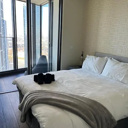 Apartment 71 Bondway, Parry St, Sw81sf *