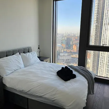 Apartment 71 Bondway, Parry St, Sw81sf