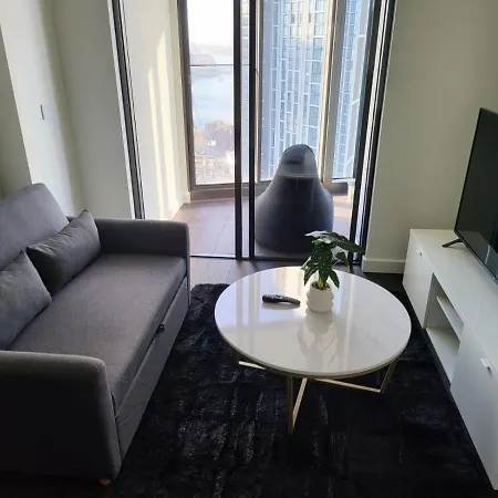 71 Bondway, Parry St, Sw81sf