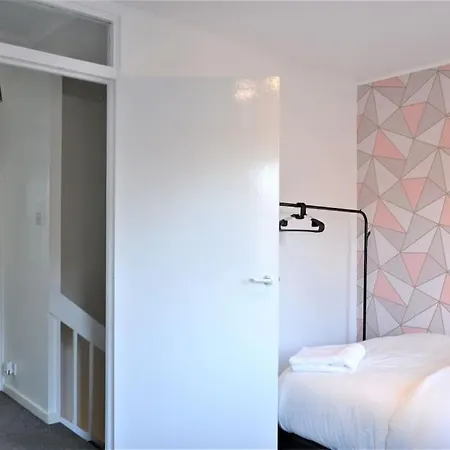 Zone 2, 2 Bedroom House Casa vacanze