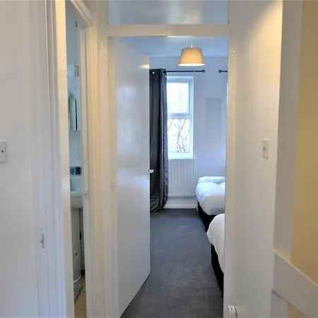 Casa vacanze Zone 2, 2 Bedroom House *