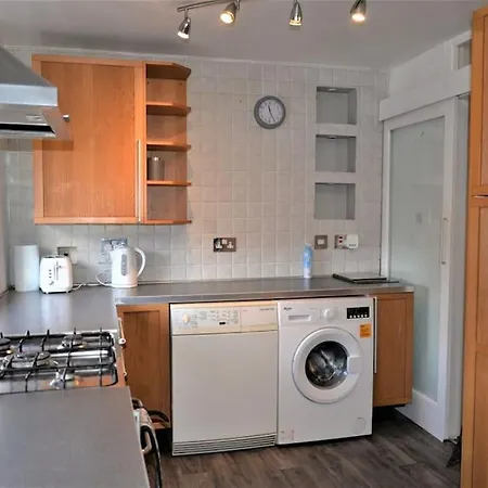 Casa vacanze Zone 2, 2 Bedroom House *