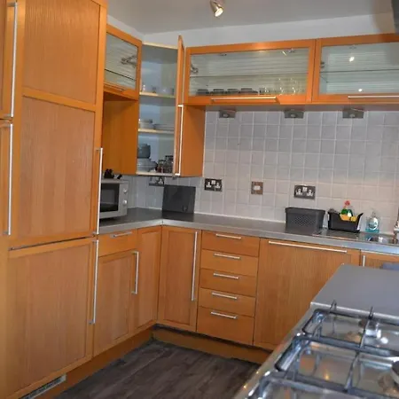 Zone 2, 2 Bedroom House Casa vacanze Londra