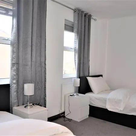 Zone 2, 2 Bedroom House Casa vacanze *