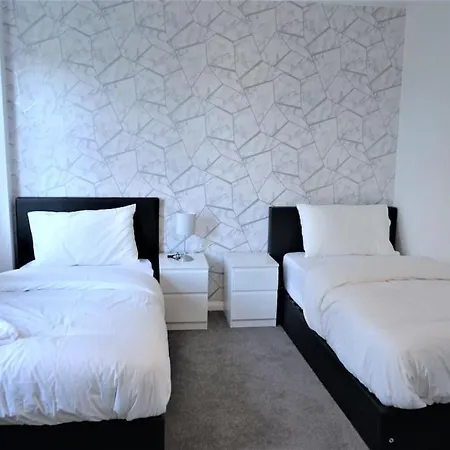 Zone 2, 2 Bedroom House * Londra