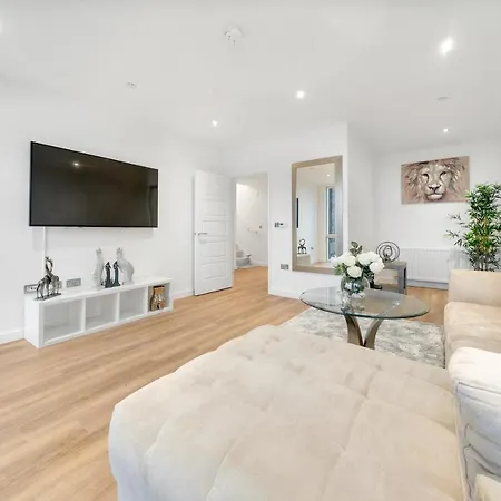 Luxury 3bed 3bath Royal Wharf Excel Newham Apartment