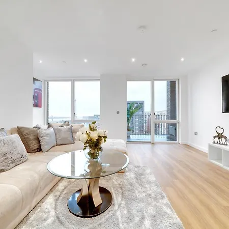 Luxury 3bed 3bath Royal Wharf Excel Newham Apartment *