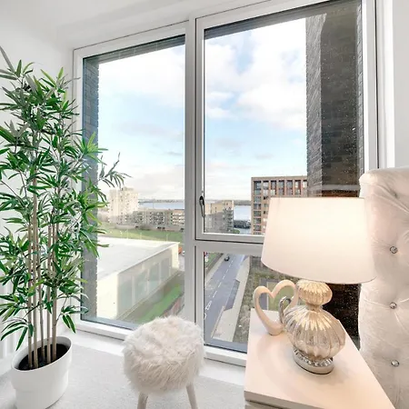 Luxury 3bed 3bath Royal Wharf Excel Newham * London