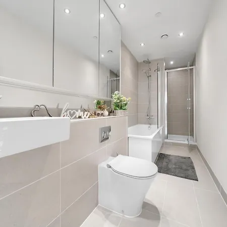 Apartment Luxury 3bed 3bath Royal Wharf Excel Newham London