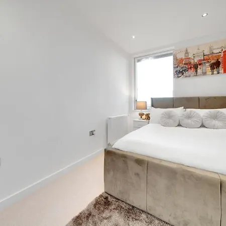 Luxury 3bed 3bath Royal Wharf Excel Newham