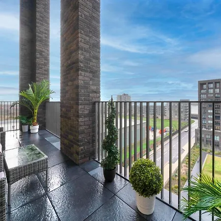 Luxury 3bed 3bath Royal Wharf Excel Newham London