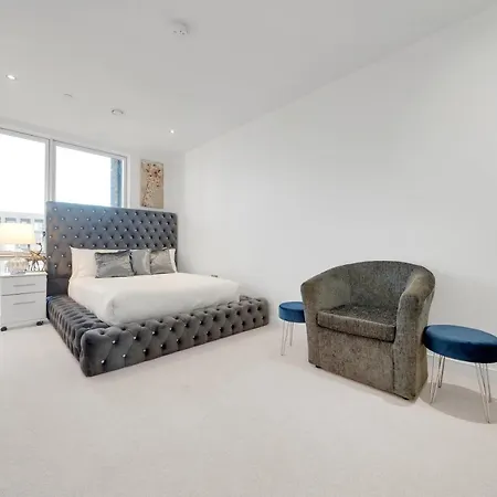Apartment Luxury 3bed 3bath Royal Wharf Excel Newham