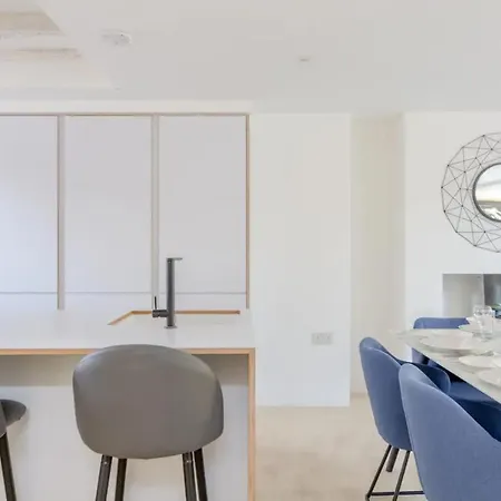 Luxury 2 Bedroom Garden Flat - Hackney Apartment London