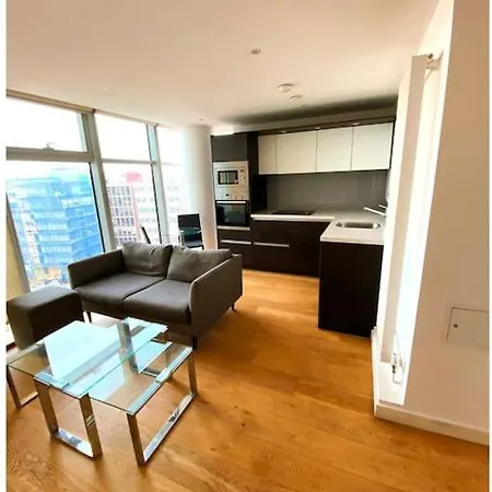 Lovely One Bedroom In Town *