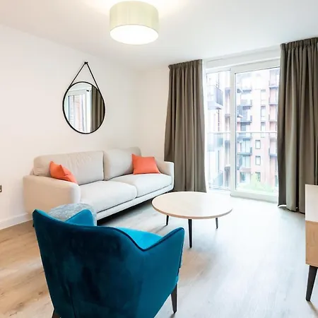 Apartment Ben And Tracy Luxury Village In Stratford