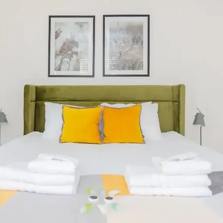 Luxury 2 Bedroom Garden Flat - Hackney Apartment London