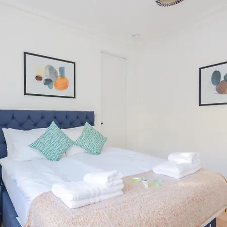 Luxury 2 Bedroom Garden Flat - Hackney Apartment