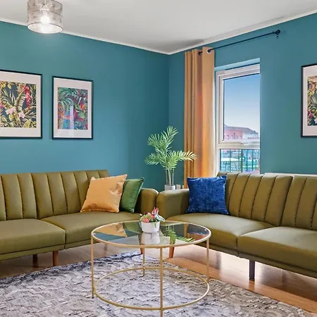 Holiday home East London Townhouse Sleeps 7 With 1 Parking Space