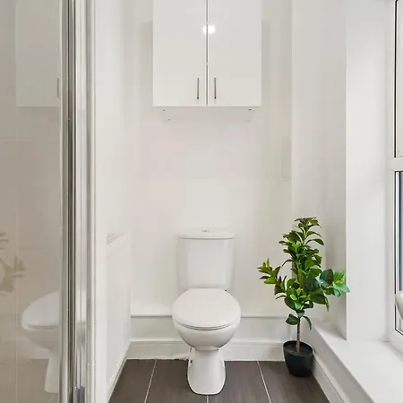 East London Townhouse Sleeps 7 With 1 Parking Space Holiday home *