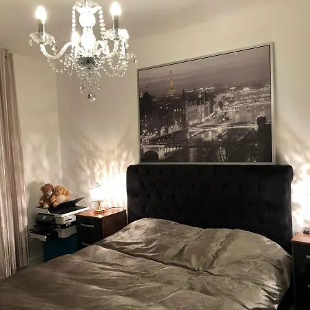 Luxury North Greenwich Apartment