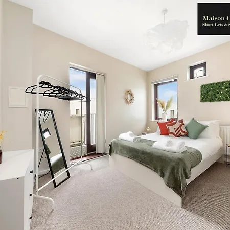 Eden: Cozy 2-bedroom By Maison Christo London