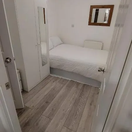 Gasthof Double En-suite Available In 3 Bed Apt *