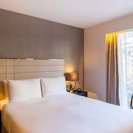 Saint Hotel