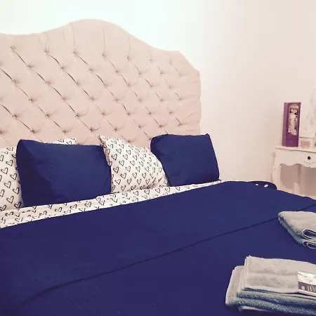 Luxury North Greenwich Apartment *