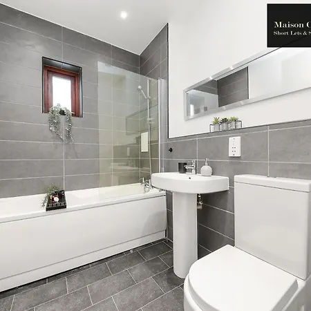 Apartment Eden: Cozy 2-bedroom By Maison Christo London
