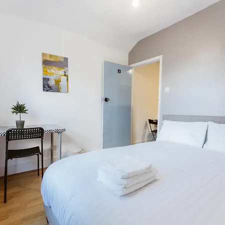 Mile End Double 86a * London