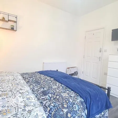 Cosy In Manor Park * London