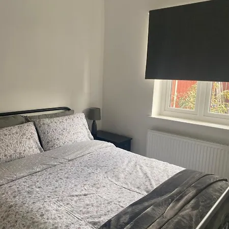 Hameway House- Stunning 4 Bedroom House With A Spacious Kitchen * London