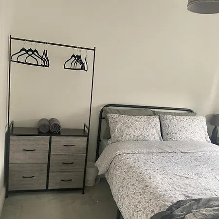 Hameway House- Stunning 4 Bedroom House With A Spacious Kitchen London