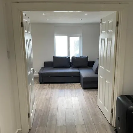 Plough Way Flat Apartment London