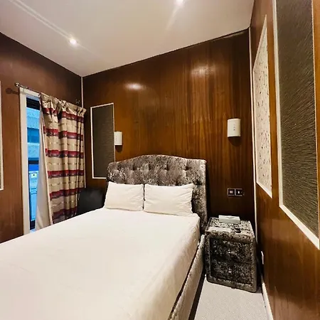 Cheshire Hotel London
