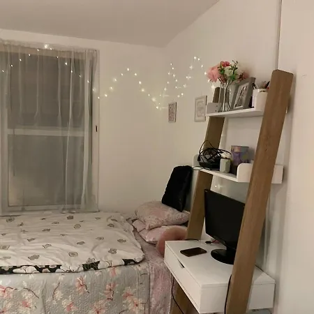 Studio Flat In Stratford Apartment London