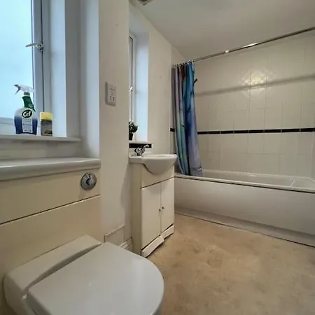 New Build 2 Bed Flat, London