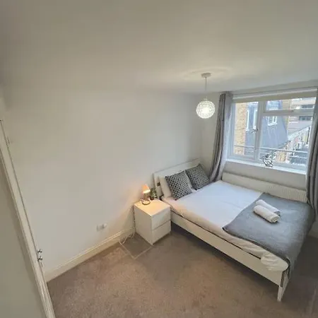 Apartment New Build 2 Bed Flat, London
